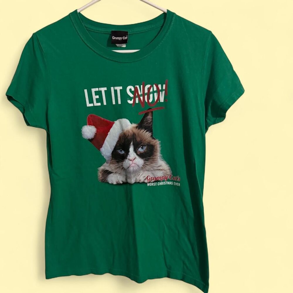 Grumpy Cat t-shirt junior XL green let it snow meme short sleeve holiday